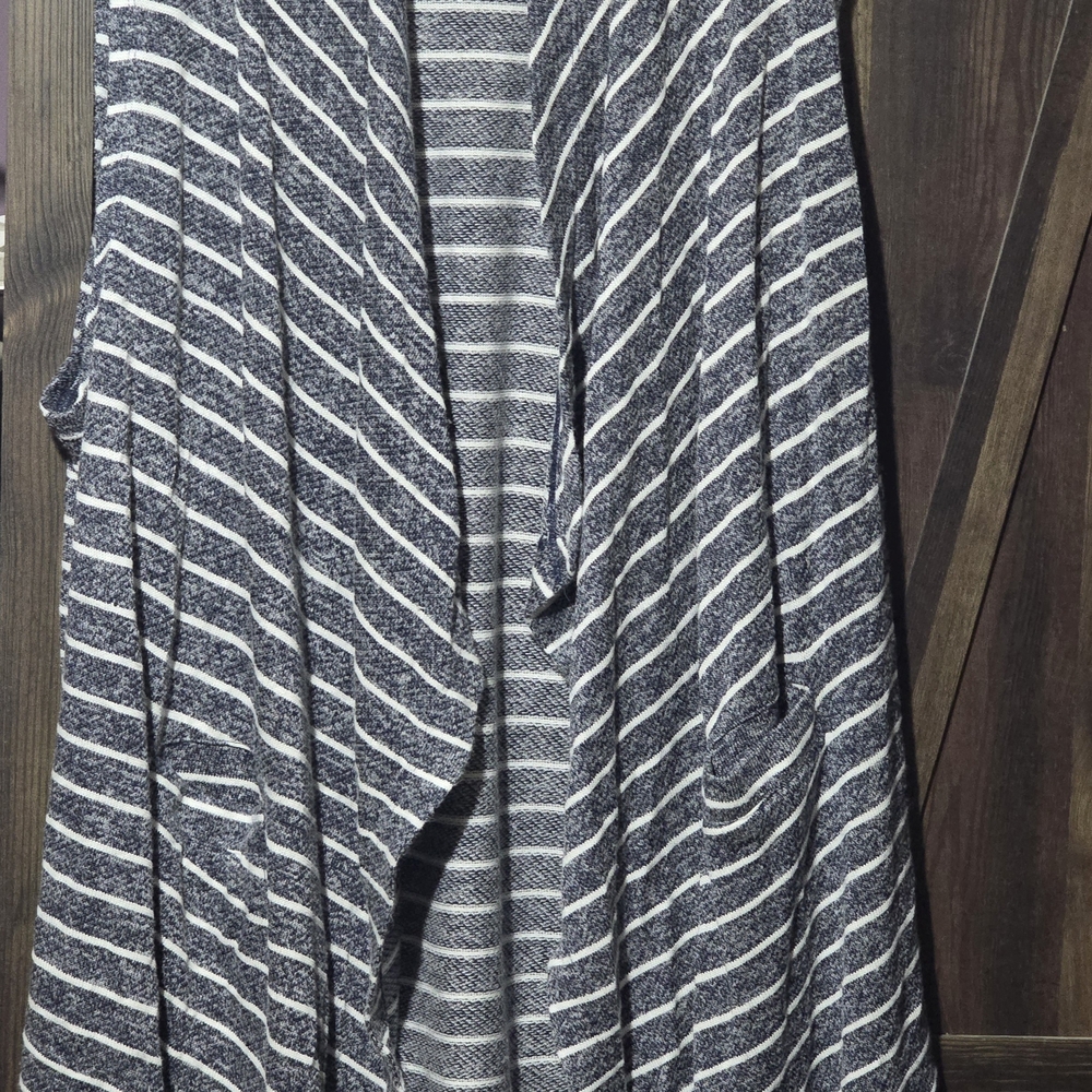 Chic Striped Cardigan in Gray and White